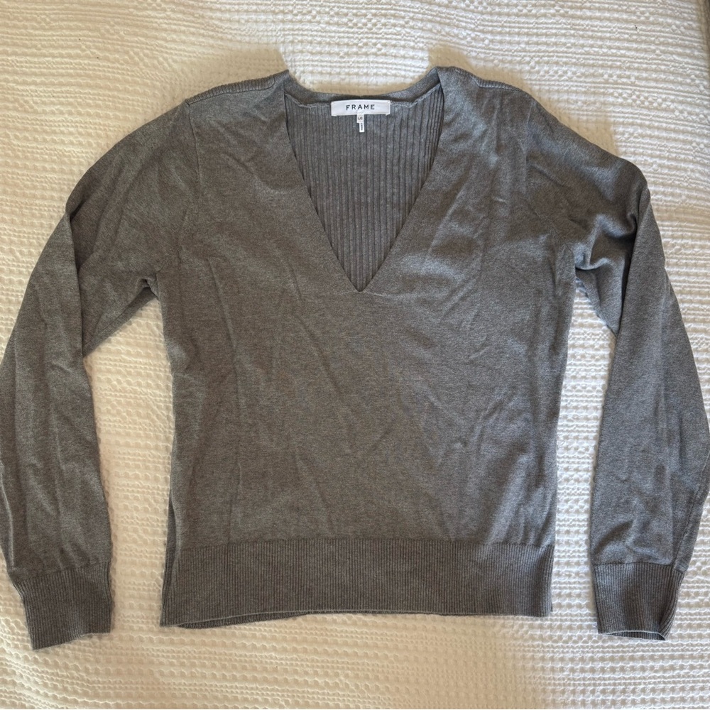 Frame Denim Women's Gray V-Neck Sweater